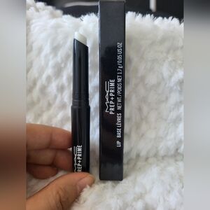 New  MAC Cosmetic Prep + Prime Lip Primer